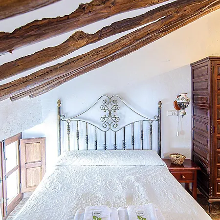 Cortijo Alzamigaja * Archidona