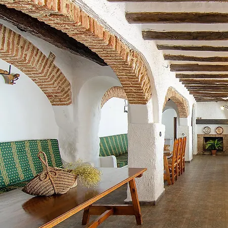 Cortijo Alzamigaja Holiday home *